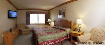 Kewadin St. Ignace Hotel Evergreen Shores Bagian luar foto